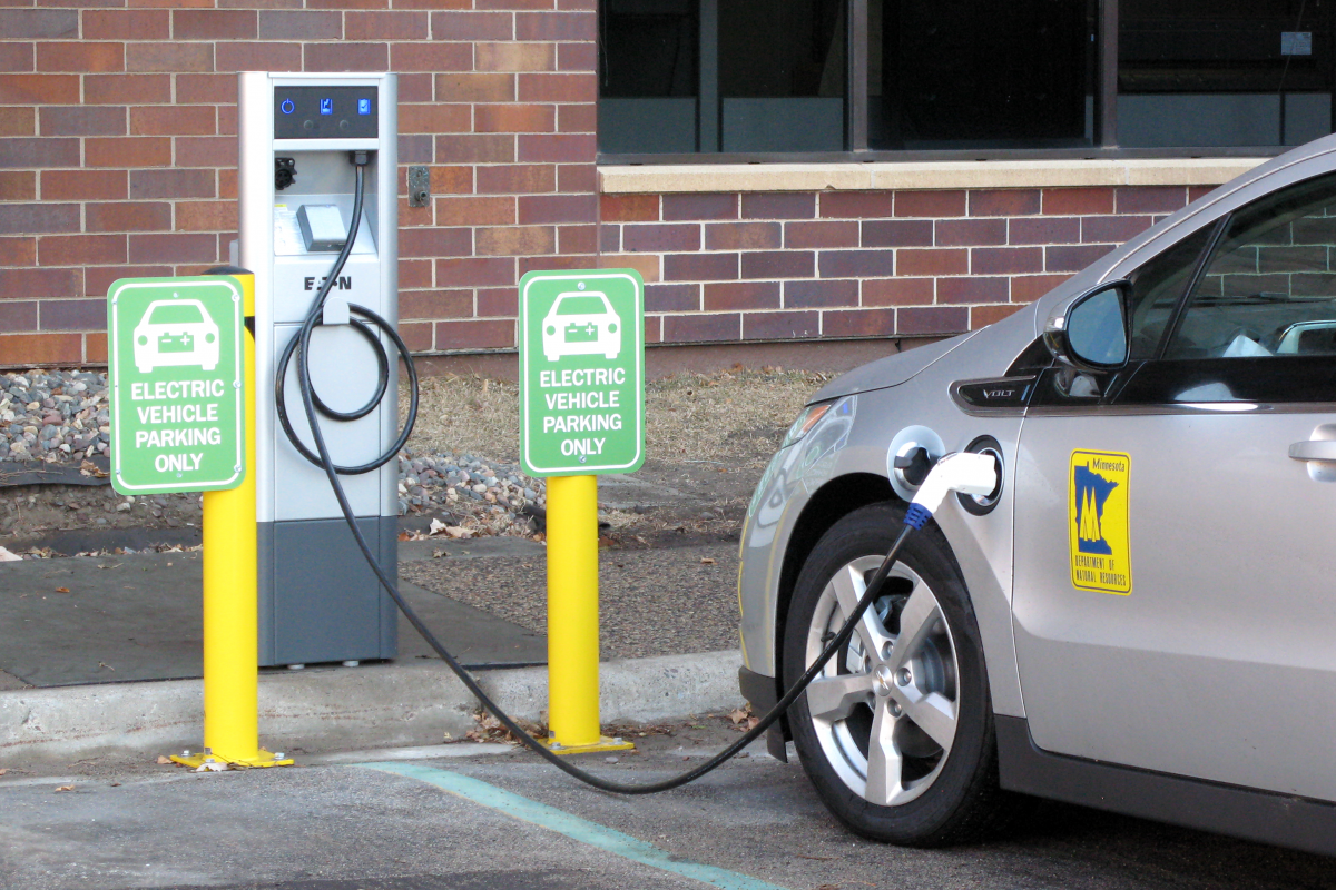 Steps to Follow When Installing EV Charging Stations